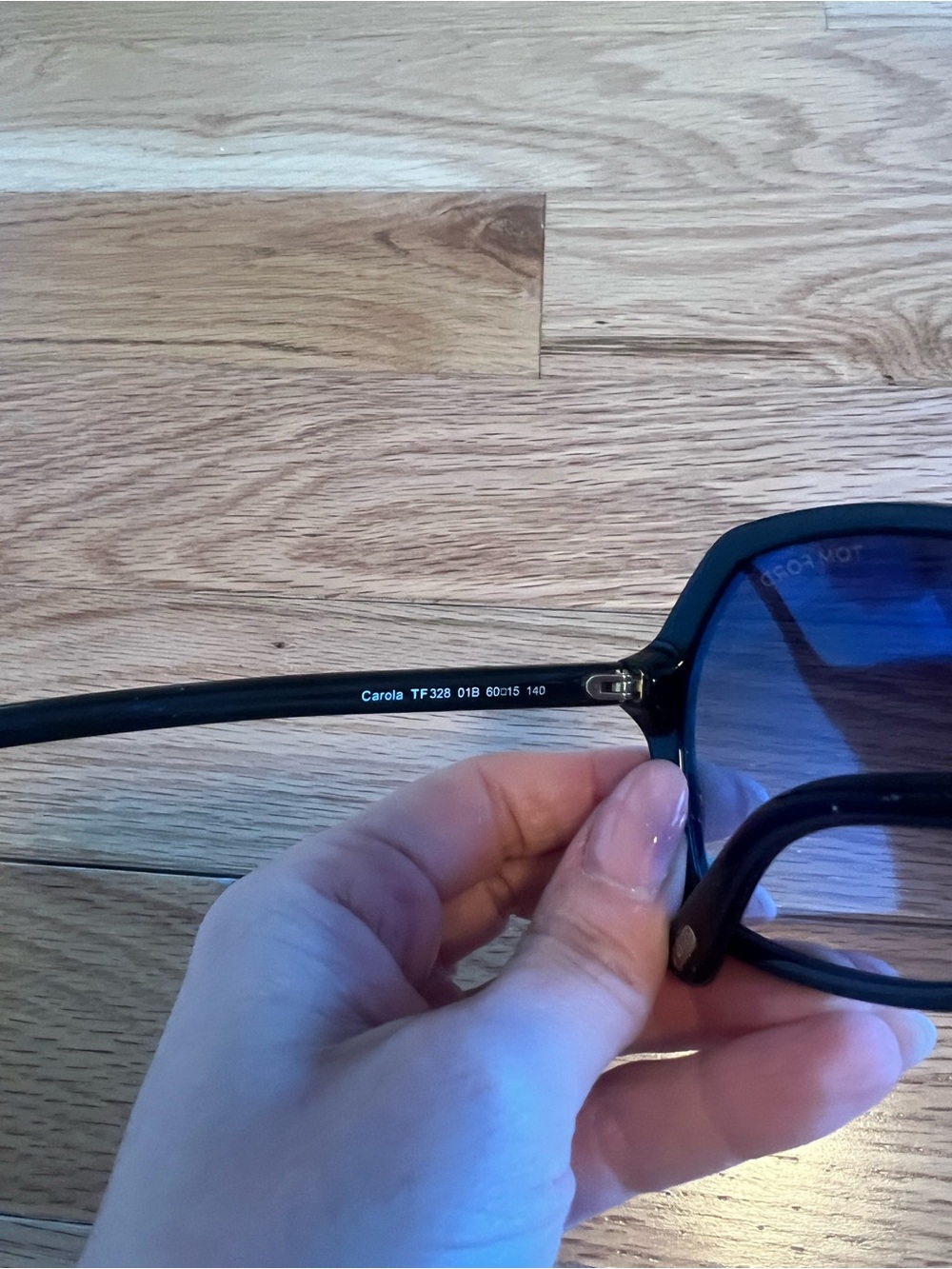 Tom Ford Black Oversized Gradient Lens Women's Sunglasses - Picture 3 of 4
